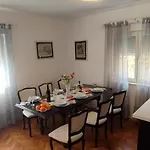House Bonaca 度假居 Smrdelje