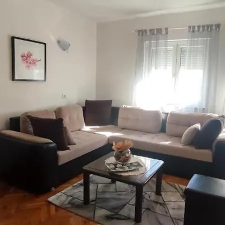 House Bonaca Smrdelje