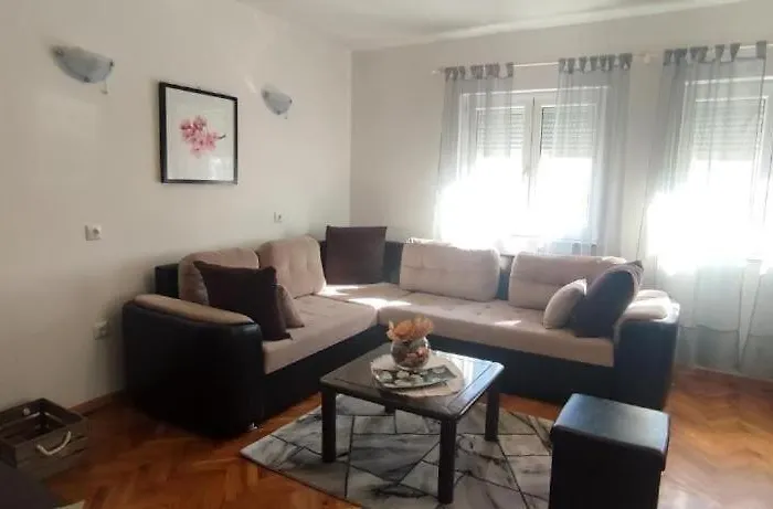 House Bonaca Smrdelje