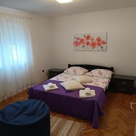 Holiday home House Bonaca Smrdelje