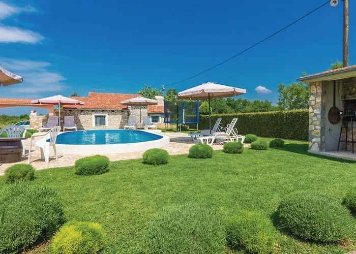 Holiday home House Bonaca Smrdelje