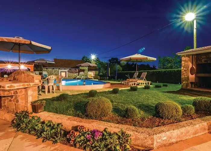 House Bonaca * Smrdelje