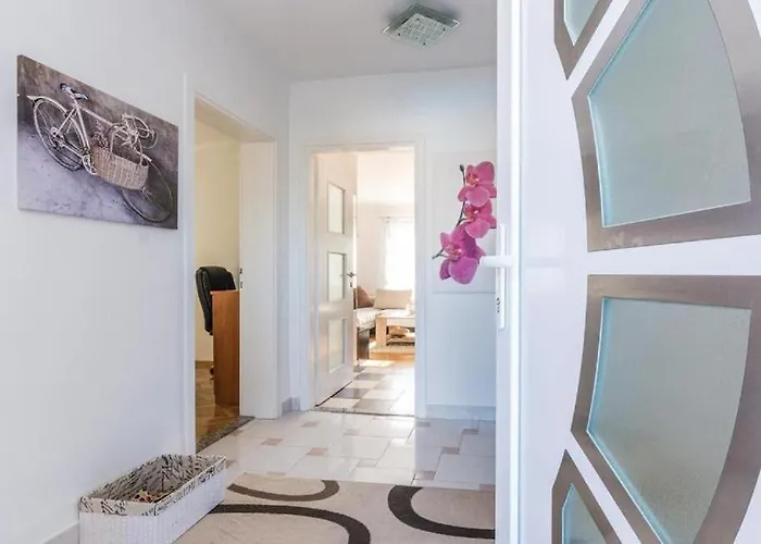 House Bonaca Smrdelje